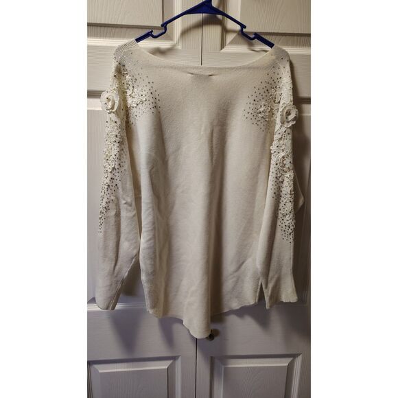 Liv Milano Medium White Floral and Bling Shoulder Long Sleeve Top - Picture 2 of 7